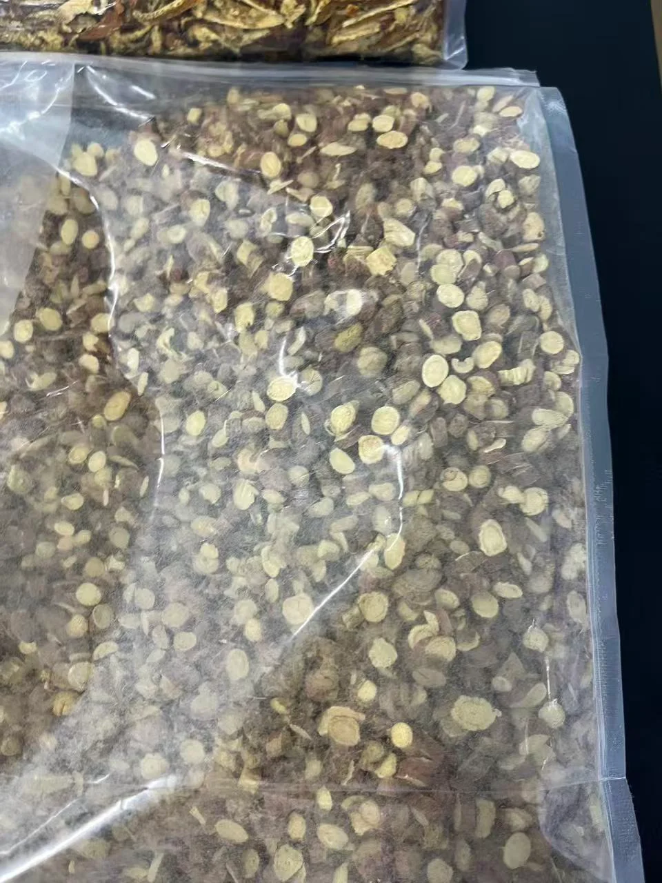 山楂圈、桑葚干、玫瑰茄干、乌梅烘干去核、甘草粒、陈皮丝